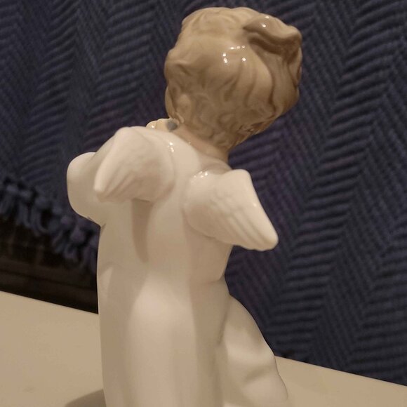 Lladro 4540 "Angel with Flute" 6" Cherub/Angel Playing Horn/Flute Figurine - Picture 2 of 2